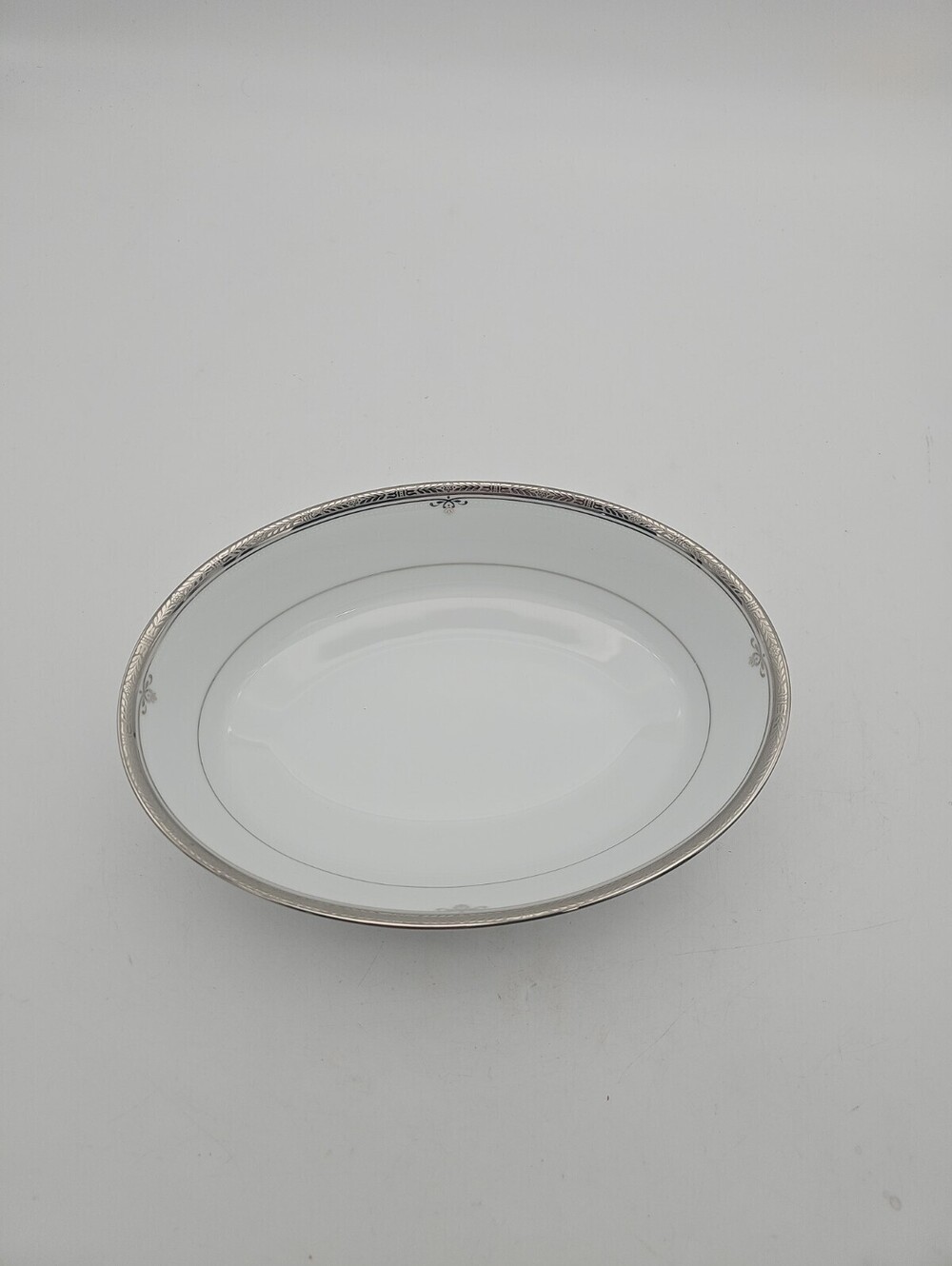 Mint Noritake 4347 Buckingham Platinum 10 Oval Vegetable Serving Bowl Mint Look